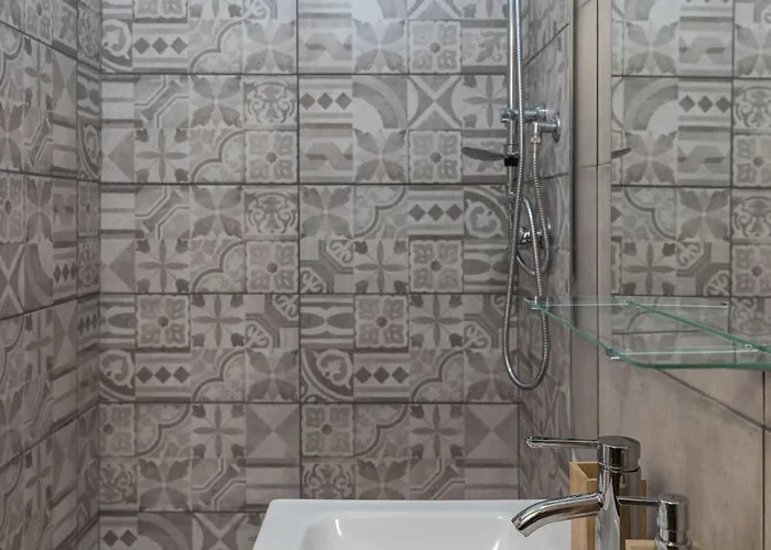 Fc158 - Luminosa Mini-casa A * Bari